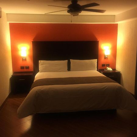 Hotel Victoria Inn San Juan del Río Buitenkant foto