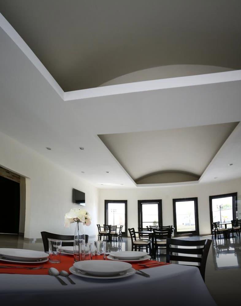 Hotel Victoria Inn San Juan del Río Buitenkant foto
